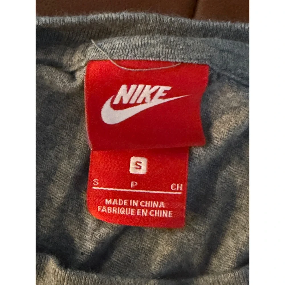 Nike sportswear crop